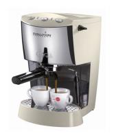 Самая компактная и простая кофеварка традиционного типа Gaggia Evolution Espresso (ivory) (Гаджиа Эволюшн Эспрессо) выполнена из износоустойчивого пластика ABS бежевого цвета. 